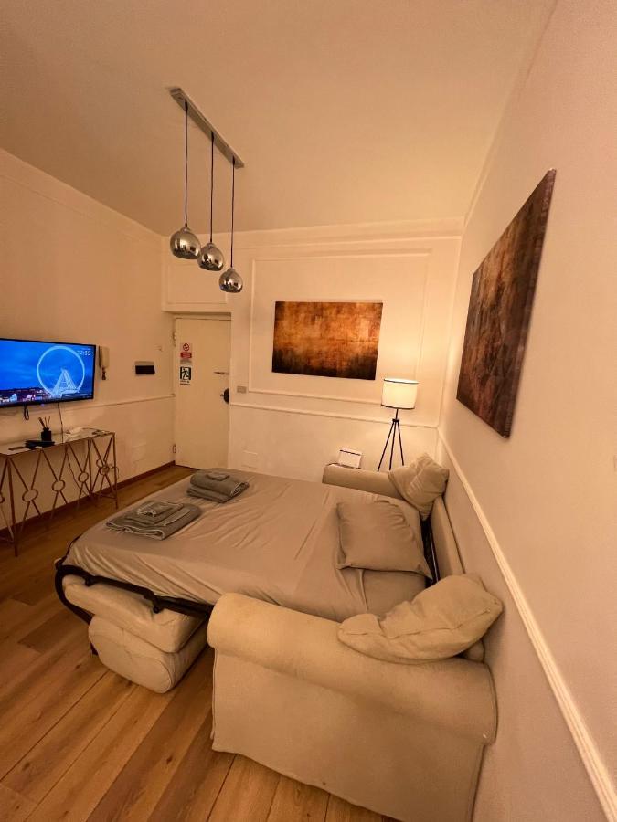 רומא Via Del Corso Charme Apartment מראה חיצוני תמונה